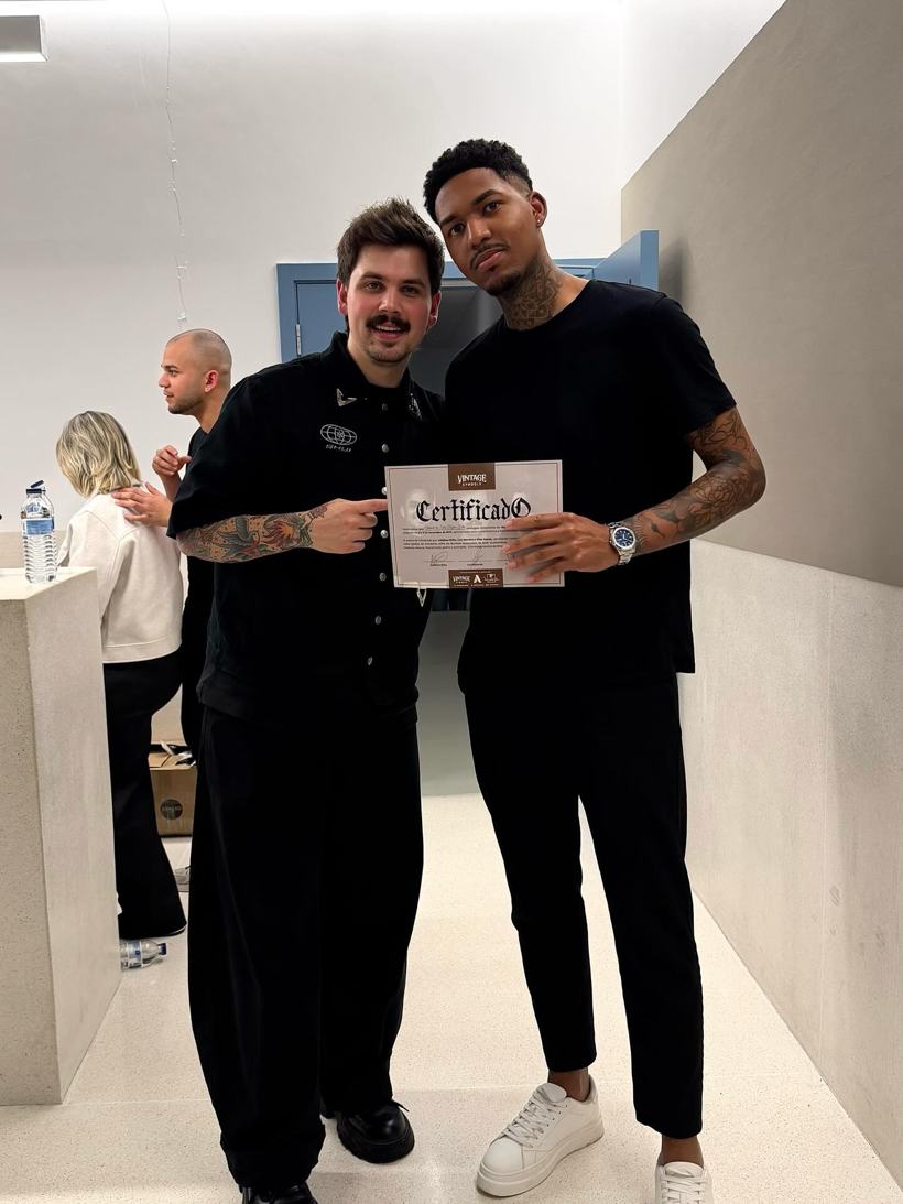 Ernando com o certificado do workshop no Porto
