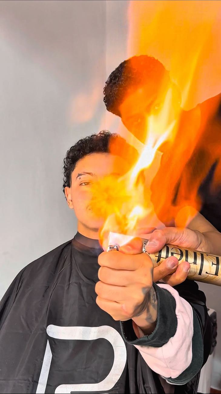 Acabamento com fogo no cabelo